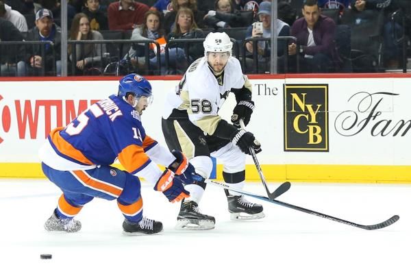 2016-04-02t200641z_945508010_nocid_rtrmadp_3_nhl-pittsburgh-penguins-at-new-york-islanders_reuters