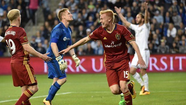 فرحة فريق سولت ليك بأحد الأهادف