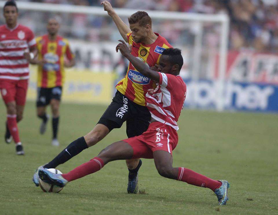 من لقاء الذهاب بين الفريقين