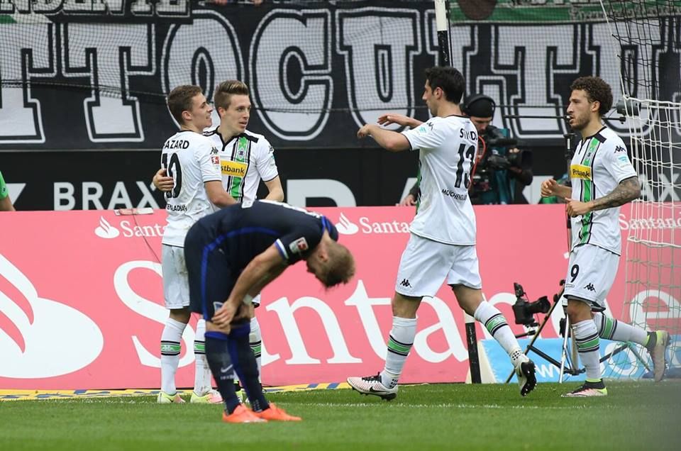 فرحة لاعبي مونشنجلادباخ 