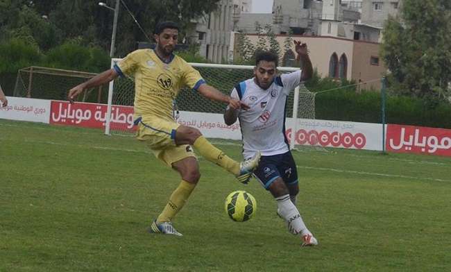 باسم الكحلوت لاعب الهلال وأسامة نوفل لاعب جباليا
