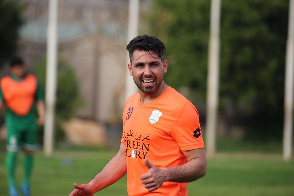 لاعب الأنصار أمير لحاف