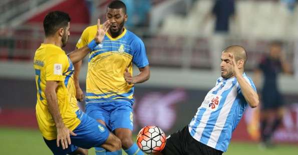 سيبستيان ساز (يمين)