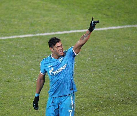 فرحة هالك بأحد أهدافه اليوم من مباراة تسيسكا 