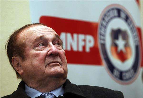 نيكولاس ليوز