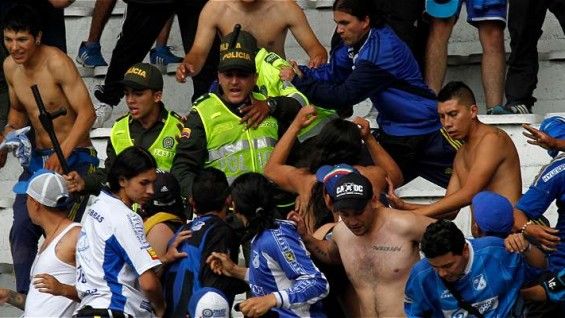 من أعمال الشغب التي رافقت المباراة