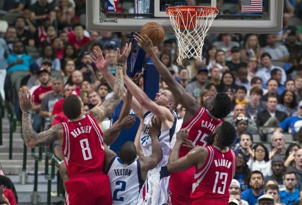 2016-04-07t043414z_606020725_nocid_rtrmadp_3_nba-houston-rockets-at-dallas-mavericks_reuters