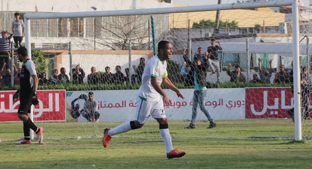 سعيد السباخي يحتفل بهدف التتويج بلقب الدوري