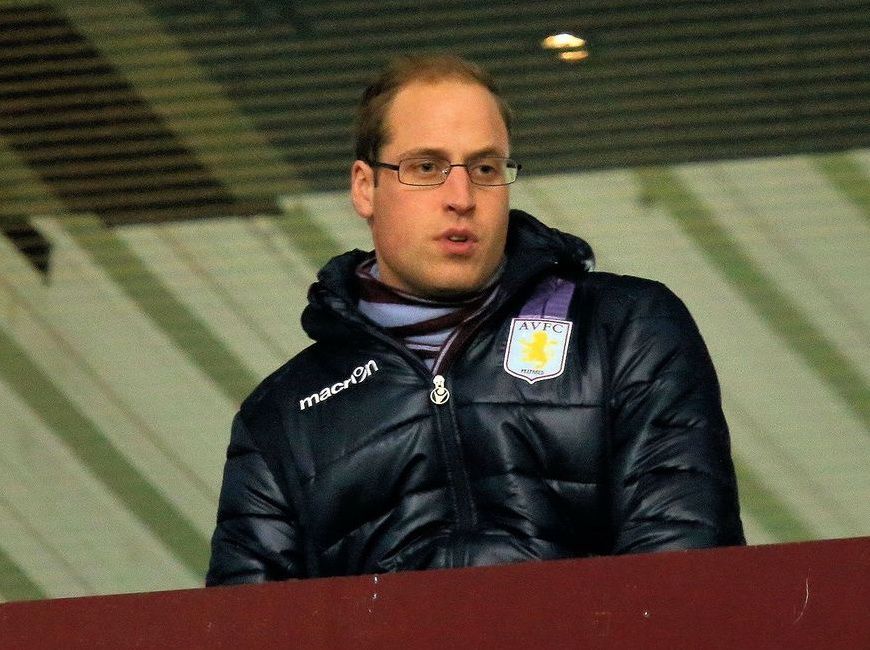 الأمير ويليام يشجع أستون فيلا