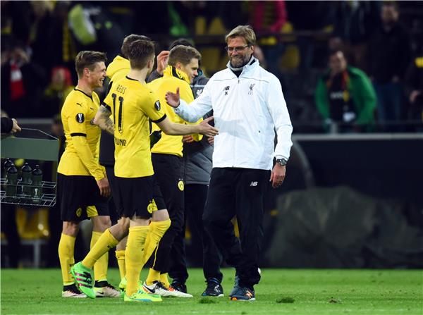 كلوب مع لاعبي فريقه السابق دورتموند