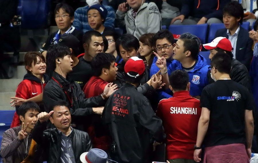 تدخل الأمن الياباني لفض الاشتباك بين الصينيين