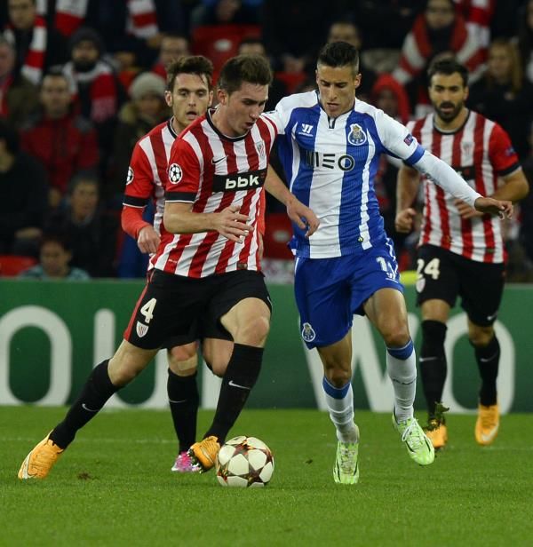 إيمريك لابورت (يسار)