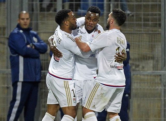 فرحة لاعبي ليون