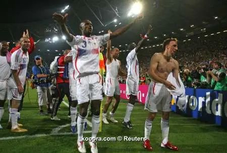 ?i=reuters%2f2006-06-27%2f2006-06-27T211010Z_01_WCVP35_RTRIDSP_2_SPORT-SOCCER-WORLD