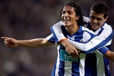 برونو ألفيس يحتفل بعد تسجيله احد الاهداف 