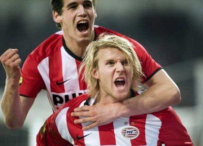 فرحة تويفونين بتسجيله الهدف الثاني