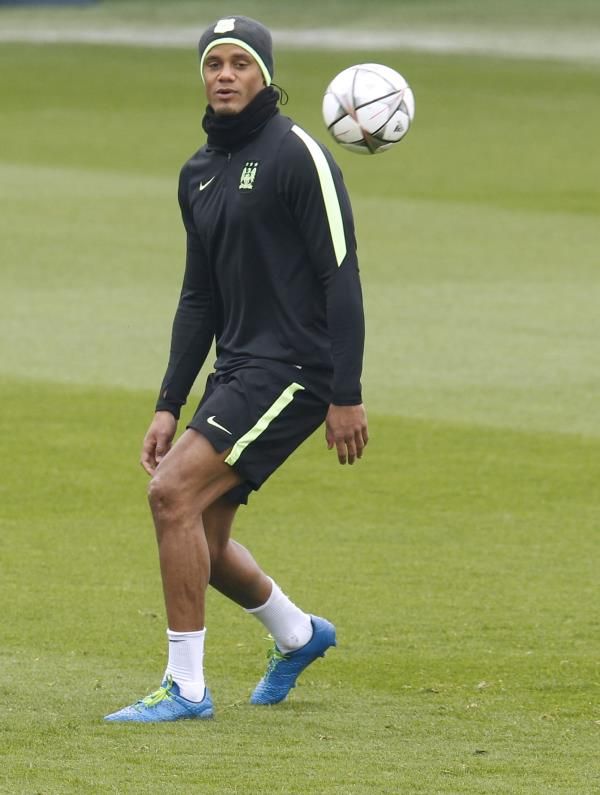 فينسنت كومباني خلال تدريب اليوم