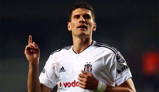  ماريو جوميز مسجل الهدف الأول لبشكتاش