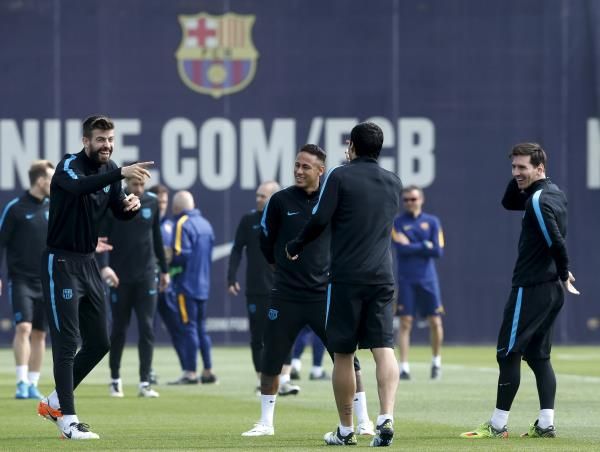 بيكيه في تدريبات برشلونة اليوم