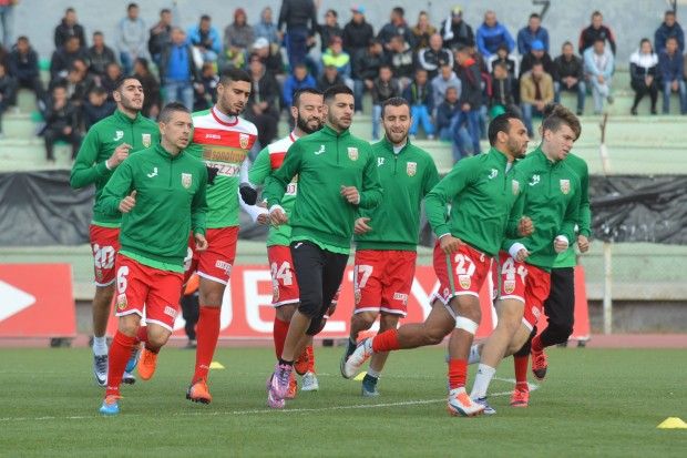 صورة للاعبي المولودية 