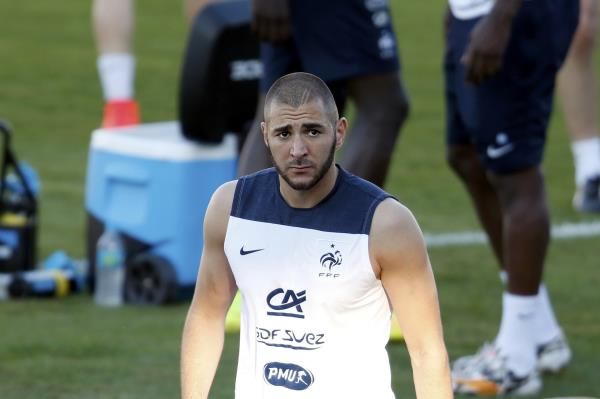 2014-06-17t214254z_1533652778_tb3ea6h1qyk1s_rtrmadp_3_brazil-worldcup-france_reuters