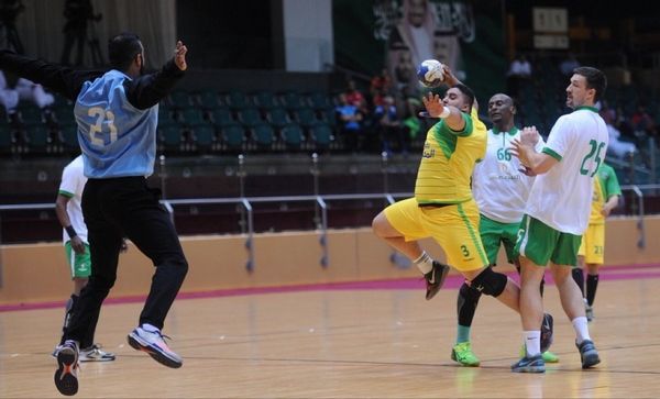 الخليج يلاقي الأهلي مجدداً لرد خسارته السابقة