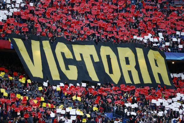 جماهير أتلتيكو مدريد في مباراة أمس