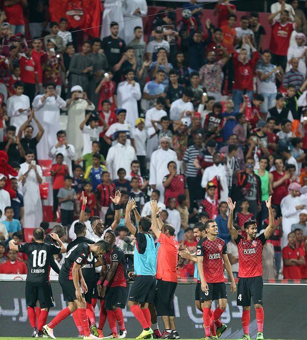لاعبو الاهلي من مباراة العين