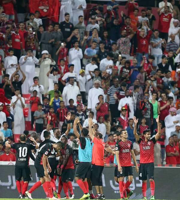 لاعبو الاهلي من مباراة العين