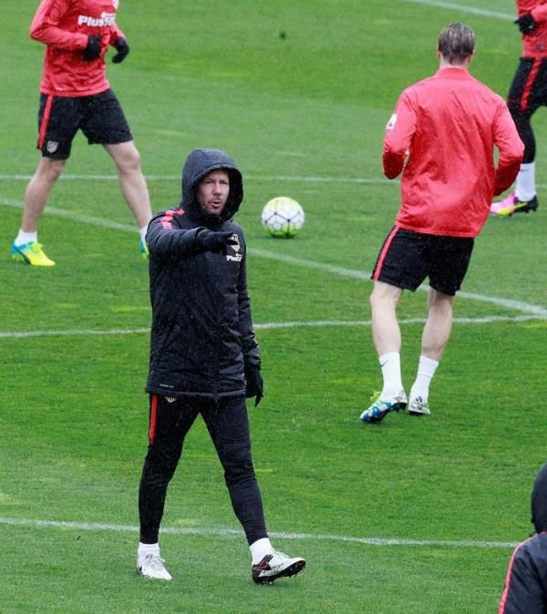 لويس انريكي خلال تدريب اليوم