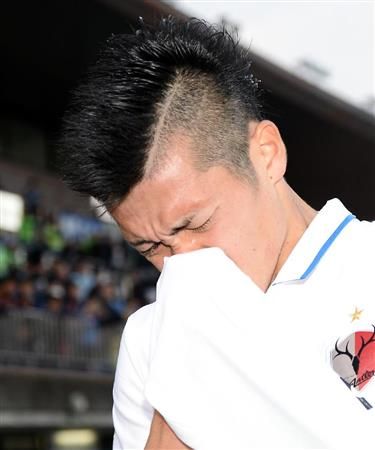 يويدا يخرج من الملعب حزيناً على أهالي كوماموتو