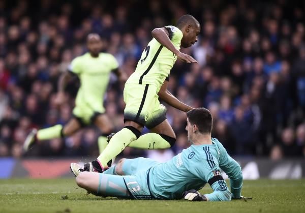 2016-04-16t180657z_103831617_mt1aci14352331_rtrmadp_3_soccer-england-che-mci_reuters
