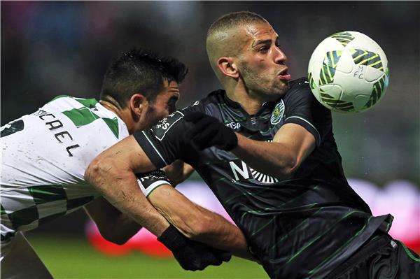 صورة من المباراة اسلام سليمانى