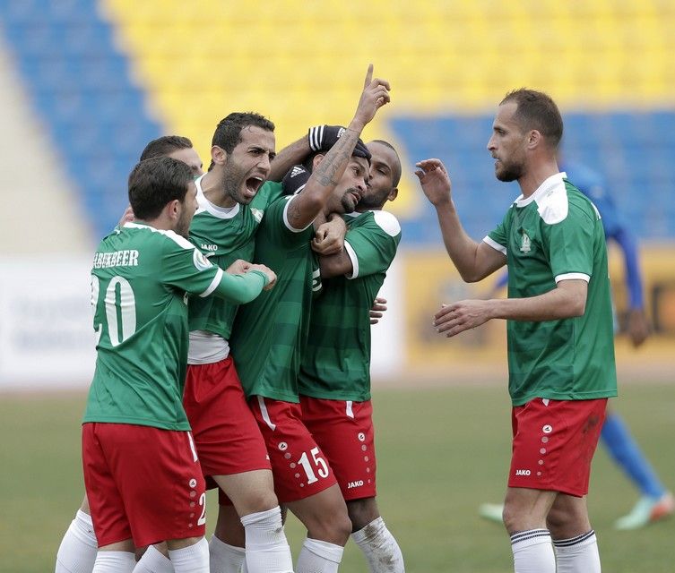 الوحدات هل يعزز حظوظه بالإحتفاظ باللقب؟