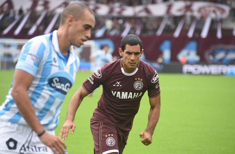 من مباراة لانوس وأتليتيكو رافاييلا