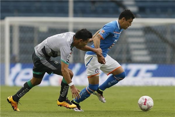 من مباراة سانتوس لاجونا وكروز ازول