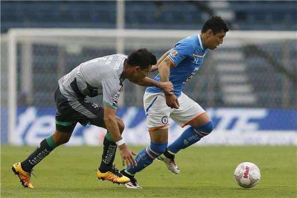 من مباراة سانتوس لاجونا وكروز ازول