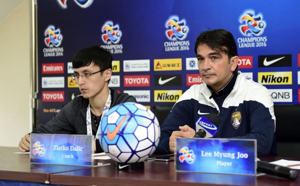 زلاتكو داليتش خلال المؤتمر الصحفي