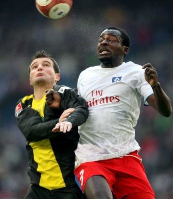  المدافع الكاميروني تيموثي أتوبا 