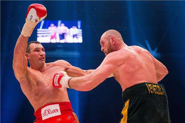 من المواجهة السابقة بين الملاكمين