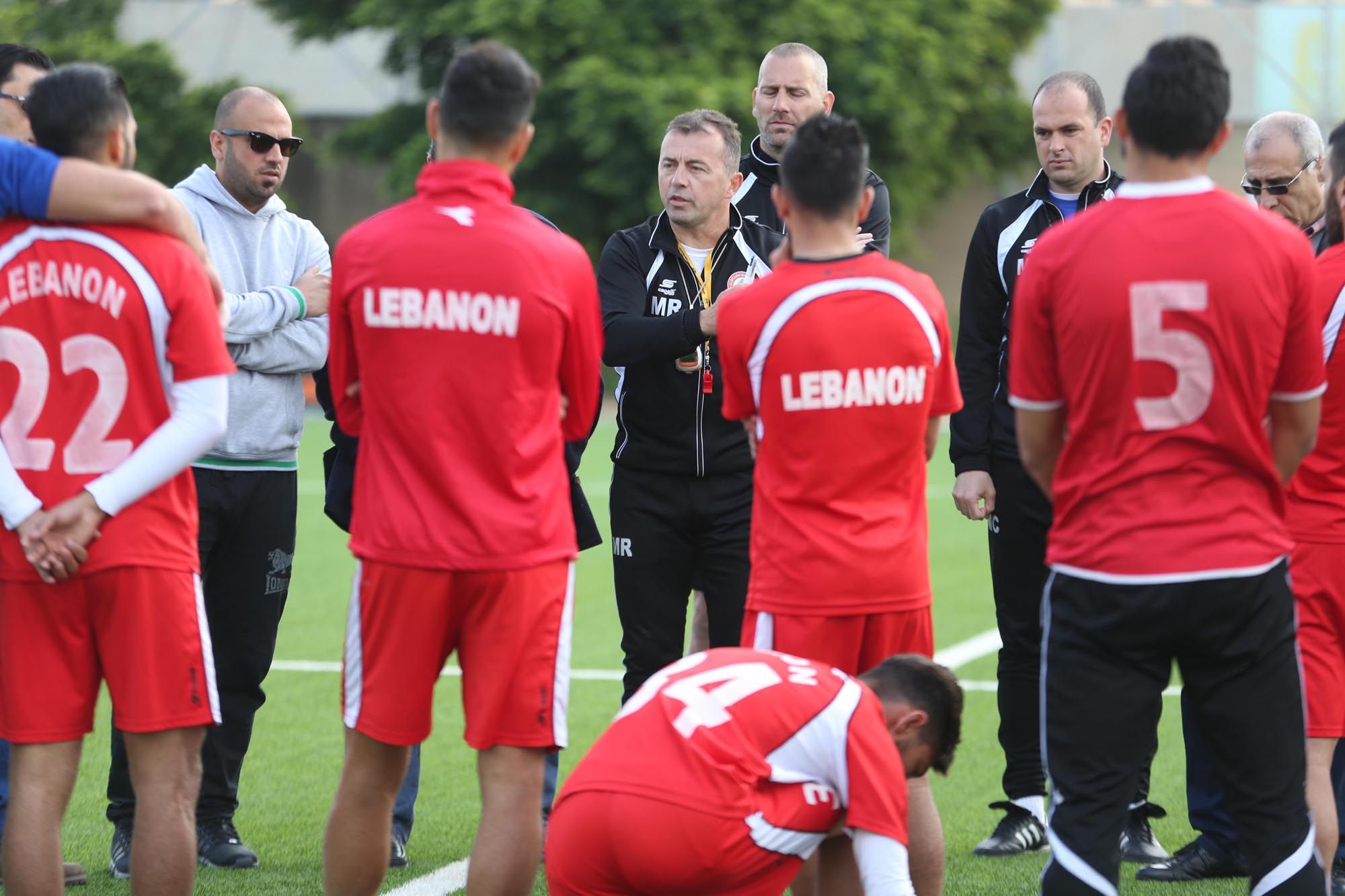 رادولوفيتش خلال إحدى الحصص التدريبية لمنتخب لبنان