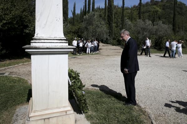 2016-04-20t141217z_784229981_gf10000389687_rtrmadp_3_olympics-greece-bach_reuters