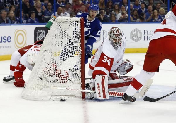 2016-04-22t034148z_1149078222_nocid_rtrmadp_3_nhl-stanley-cup-playoffs-detroit-red-wings-at-tampa-bay-lightning_reuters