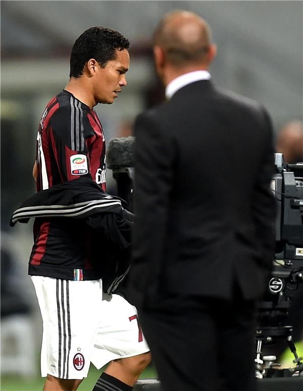 باكا عند تغييره في مباراة أمس