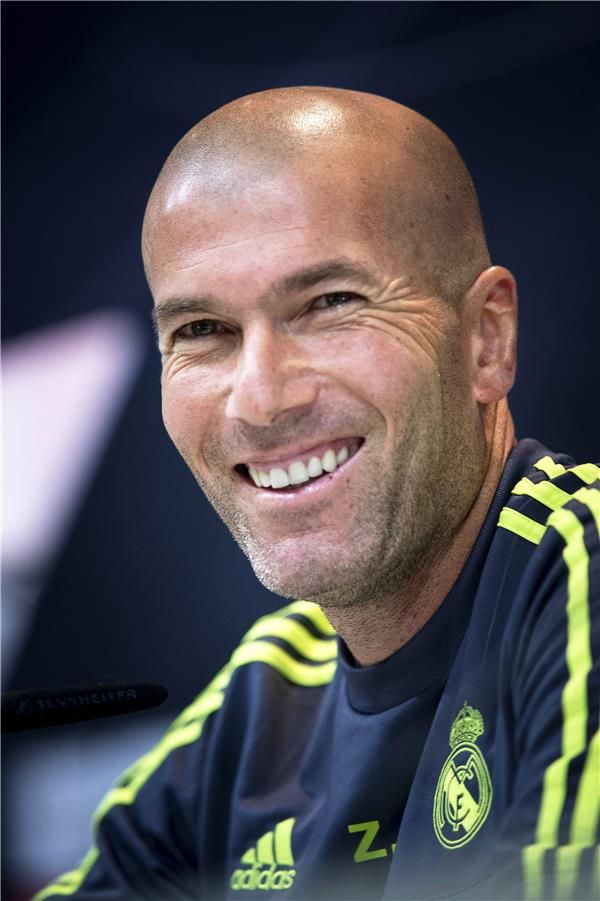  زين الدين زيدان فى المؤتمر الصحفى 