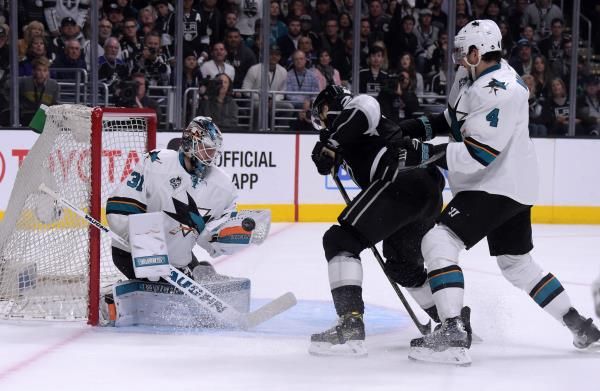 2016-04-23t060404z_2018167442_nocid_rtrmadp_3_nhl-stanley-cup-playoffs-san-jose-sharks-at-los-angeles-kings_reuters