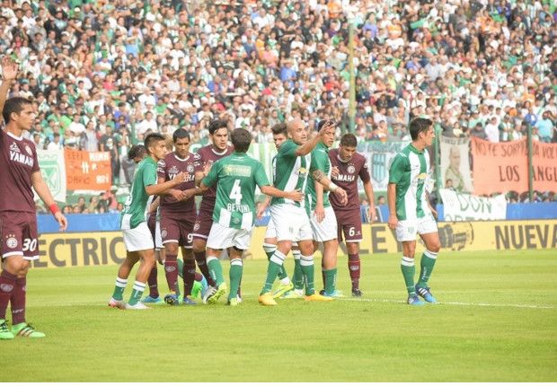 من مباراة لانوس وبانفيلد