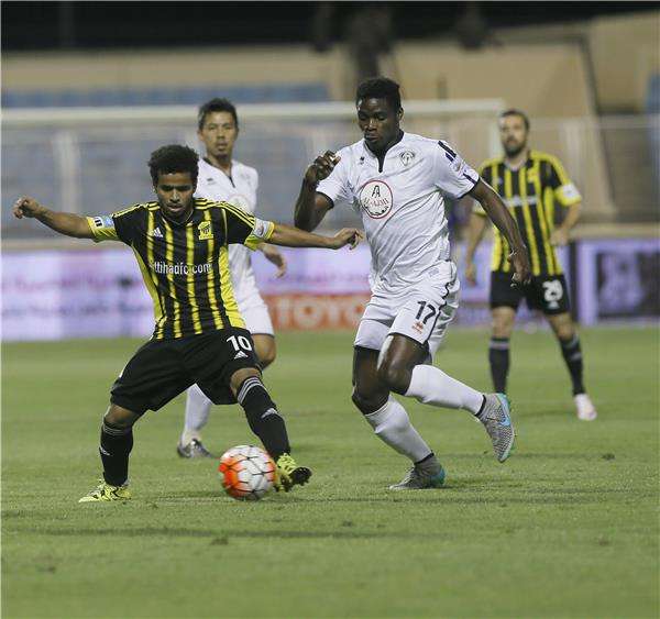 عبدالفتاح توفيق عسيري على اليسار من لقاء هجر