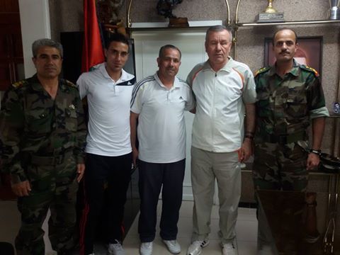 ادارة نادي الجيش مع اللاعب حمدكو