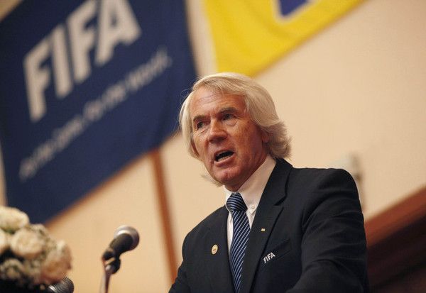 جيري دفوراك الطبيب الخاص بالفيفا